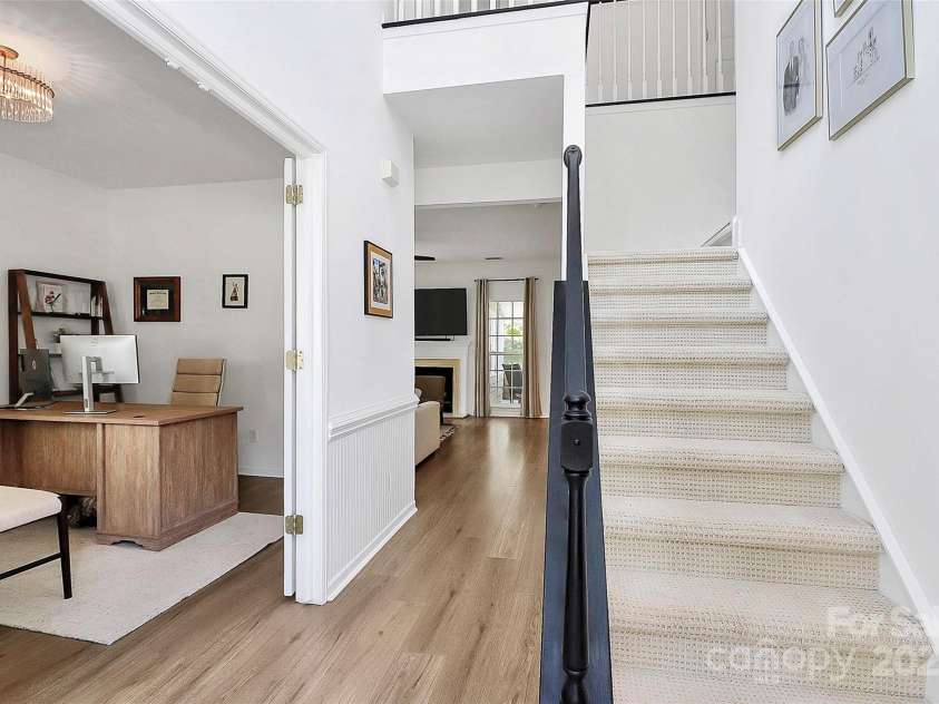 9157 Snow Hill Court, Charlotte, NC 28269.  MLS# CAR4256866, YatesRealty ID 12163. 