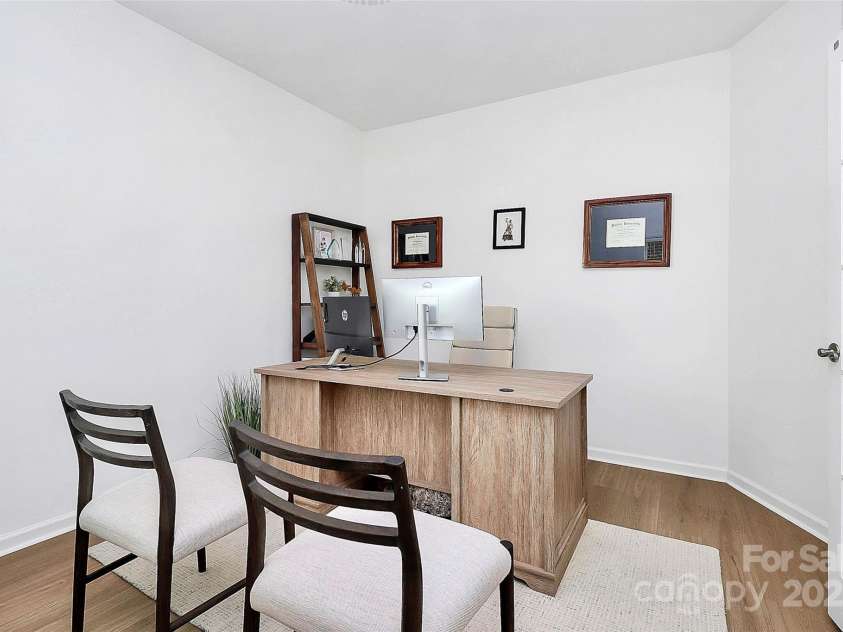 9157 Snow Hill Court, Charlotte, NC 28269.  MLS# CAR4256866, YatesRealty ID 12163. 