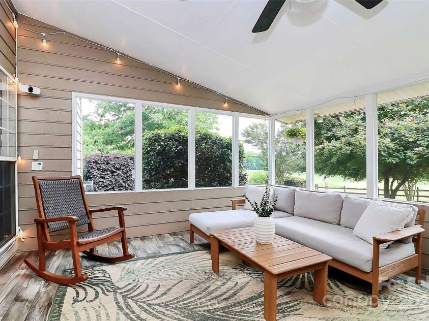 9157 Snow Hill Court, Charlotte, NC 28269.  MLS# CAR4256866, YatesRealty ID 12163. 