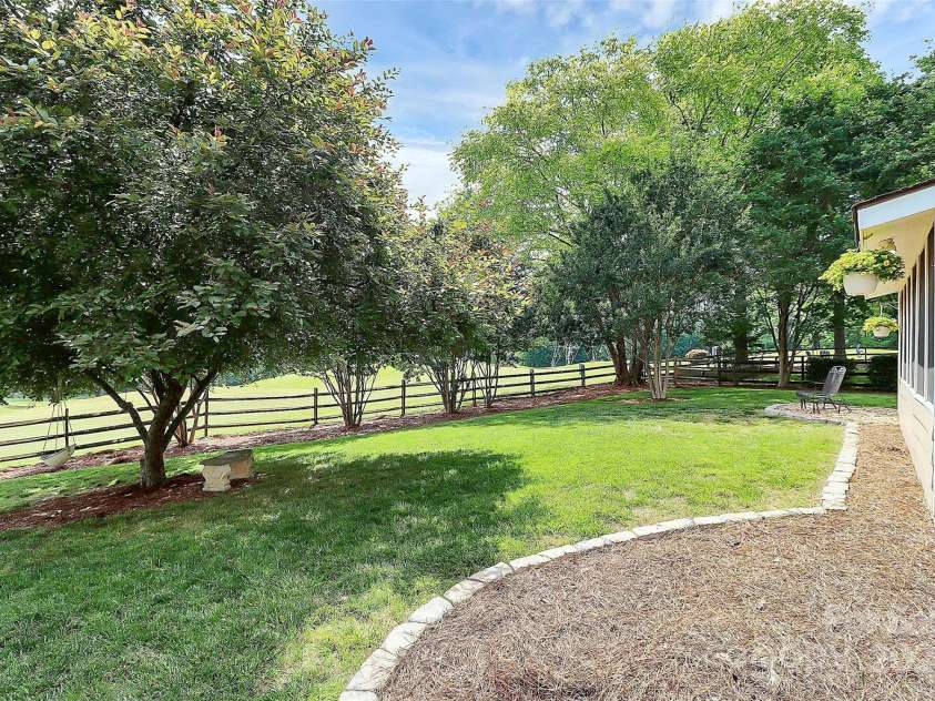 9157 Snow Hill Court, Charlotte, NC 28269.  MLS# CAR4256866, YatesRealty ID 12163. 