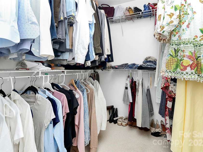 9157 Snow Hill Court, Charlotte, NC 28269.  MLS# CAR4256866, YatesRealty ID 12163. Walk-in closet