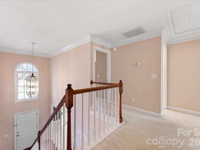 425 Clairview Lane, Matthews, NC 28105.  MLS# CAR4344830, YatesRealty ID 12164. 