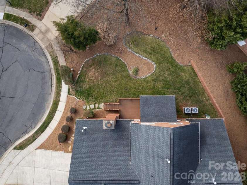 425 Clairview Lane, Matthews, NC 28105.  MLS# CAR4344830, YatesRealty ID 12164. 