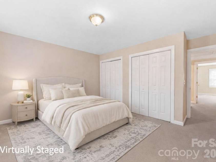 425 Clairview Lane, Matthews, NC 28105.  MLS# CAR4344830, YatesRealty ID 12164. 