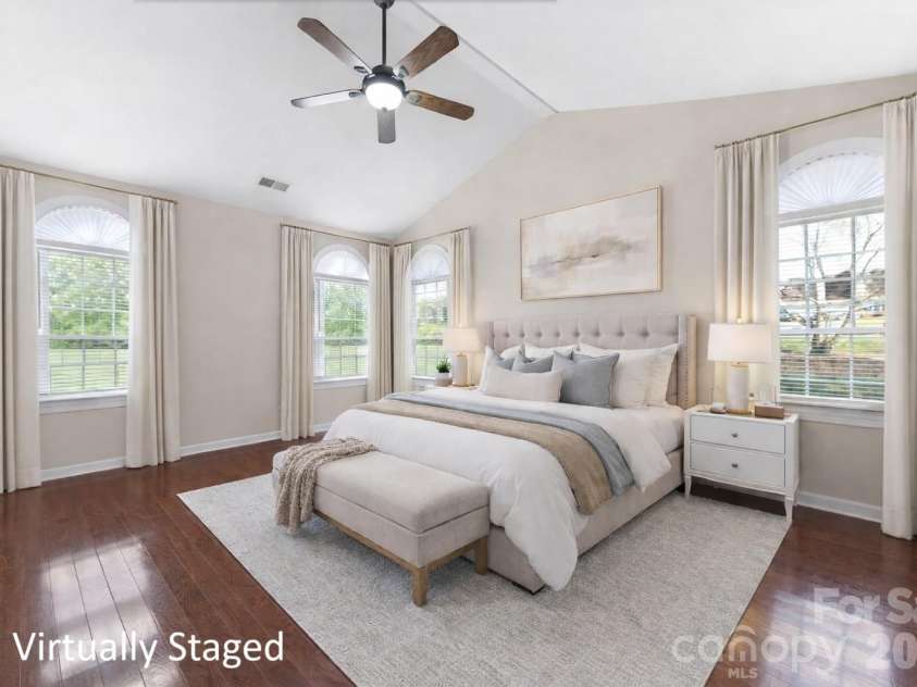 425 Clairview Lane, Matthews, NC 28105.  MLS# CAR4344830, YatesRealty ID 12164. 