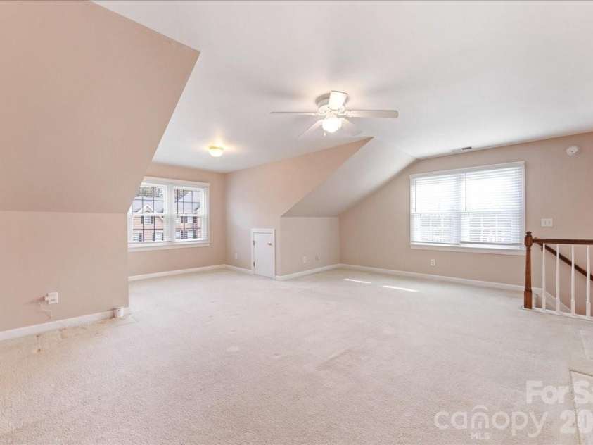 425 Clairview Lane, Matthews, NC 28105.  MLS# CAR4344830, YatesRealty ID 12164. Bonus Room
