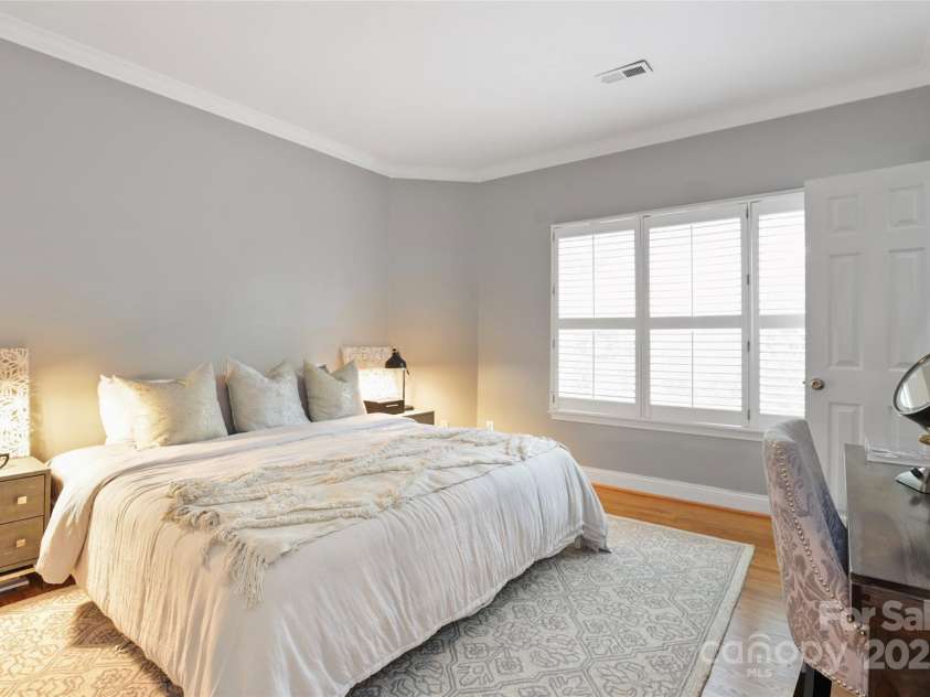 5730 Closeburn Road, Charlotte, NC 28210.  MLS# CAR4271310, YatesRealty ID 12165. Ensuite bedroom #1
