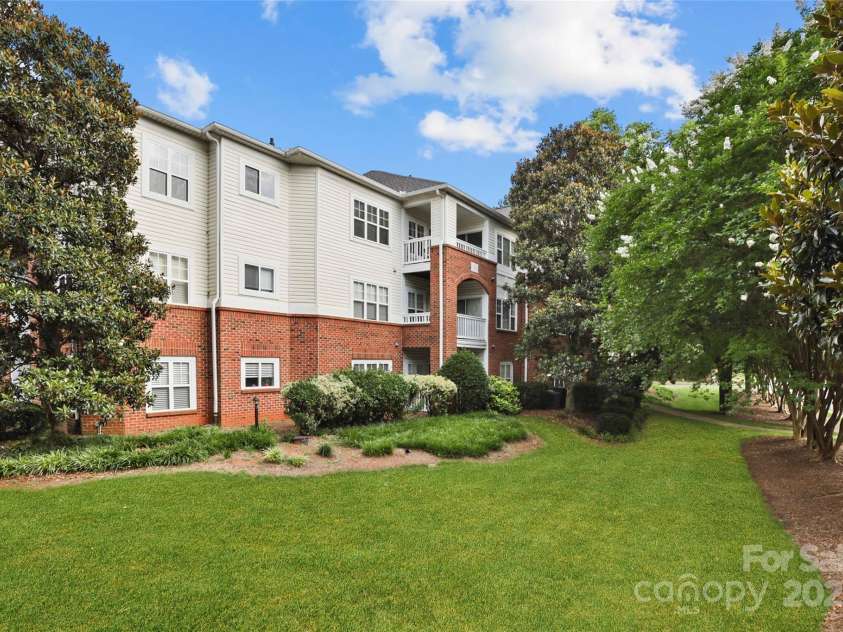 5730 Closeburn Road, Charlotte, NC 28210.  MLS# CAR4271310, YatesRealty ID 12165. Exterior of the building