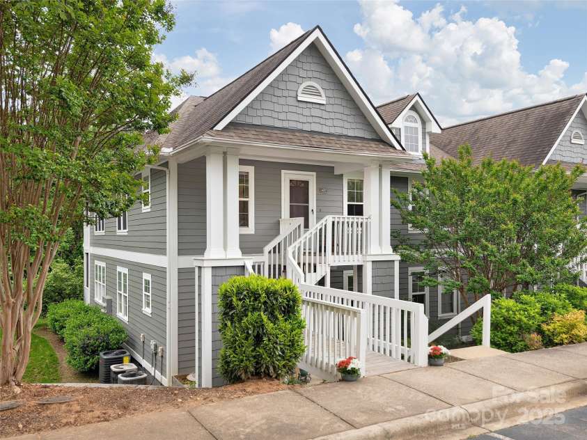 4002 Marble Way, Asheville, NC 28806.  MLS# CAR4256908, YatesRealty ID 12167. 