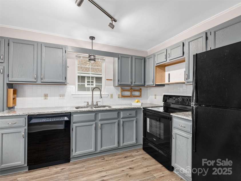 4002 Marble Way, Asheville, NC 28806.  MLS# CAR4256908, YatesRealty ID 12167. 