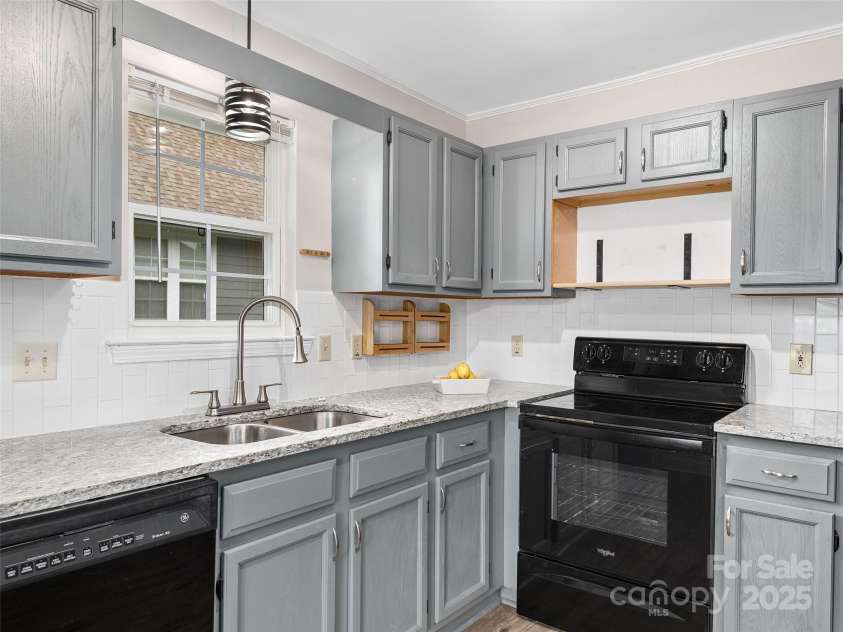 4002 Marble Way, Asheville, NC 28806.  MLS# CAR4256908, YatesRealty ID 12167. 