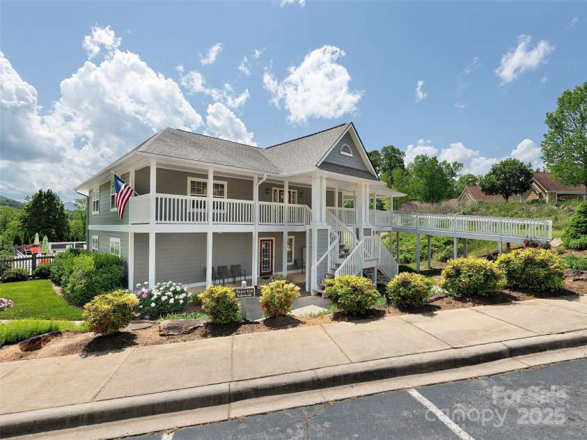 4002 Marble Way, Asheville, NC 28806.  MLS# CAR4256908, YatesRealty ID 12167. 