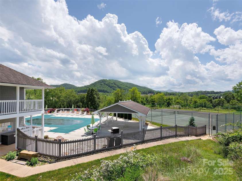 4002 Marble Way, Asheville, NC 28806.  MLS# CAR4256908, YatesRealty ID 12167. 