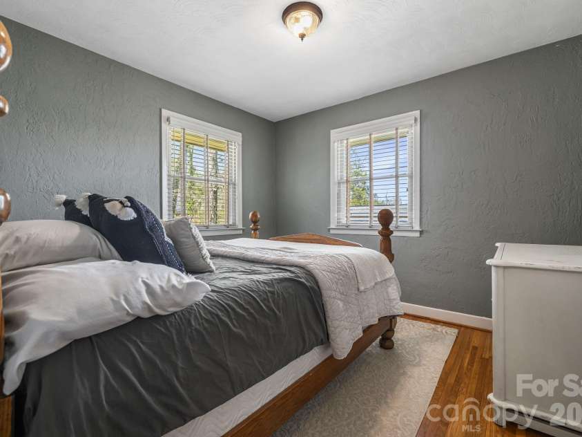 1733 Clairmont Drive, Hendersonville, NC 28791.  MLS# CAR4357860, YatesRealty ID 12169. 