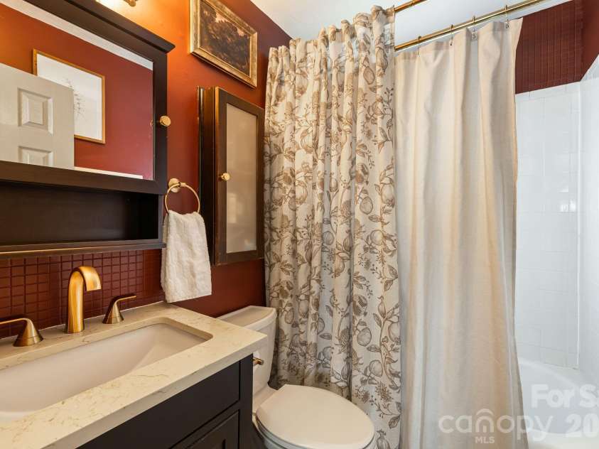 1733 Clairmont Drive, Hendersonville, NC 28791.  MLS# CAR4357860, YatesRealty ID 12169. Bathroom