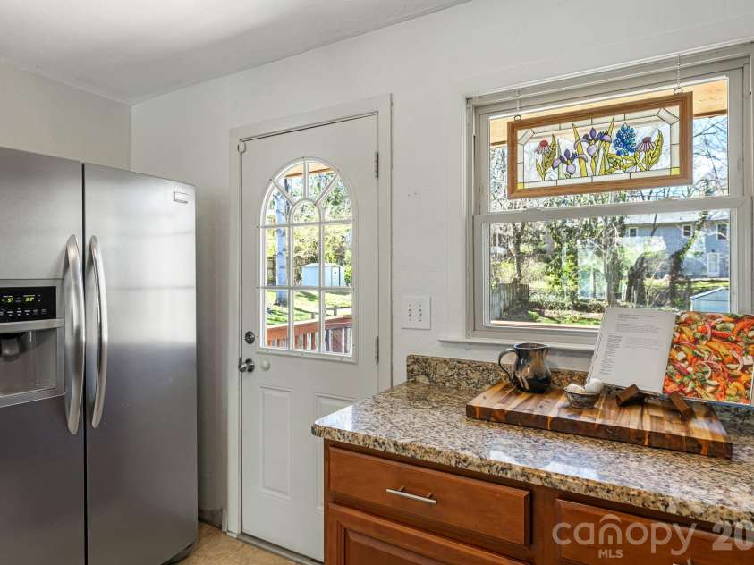 1733 Clairmont Drive, Hendersonville, NC 28791.  MLS# CAR4357860, YatesRealty ID 12169. Kitchen