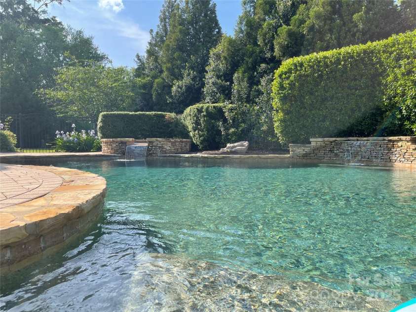 8904 Woodhall Lake Drive, Waxhaw, NC 28173.  MLS# CAR4253927, YatesRealty ID 12169. 