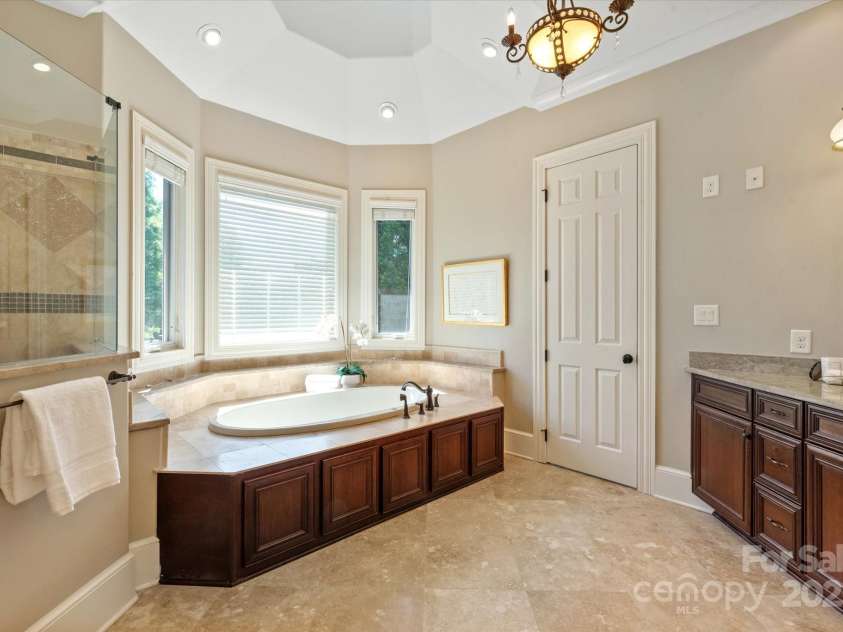 8904 Woodhall Lake Drive, Waxhaw, NC 28173.  MLS# CAR4253927, YatesRealty ID 12169. Primary Bathroom