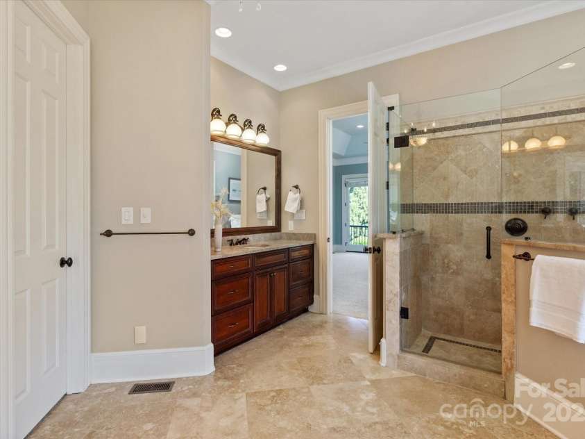 8904 Woodhall Lake Drive, Waxhaw, NC 28173.  MLS# CAR4253927, YatesRealty ID 12169. Primary Bathroom