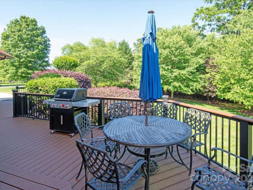 8904 Woodhall Lake Drive, Waxhaw, NC 28173.  MLS# CAR4253927, YatesRealty ID 12169. Side Deck/Balcony Outside Family Room