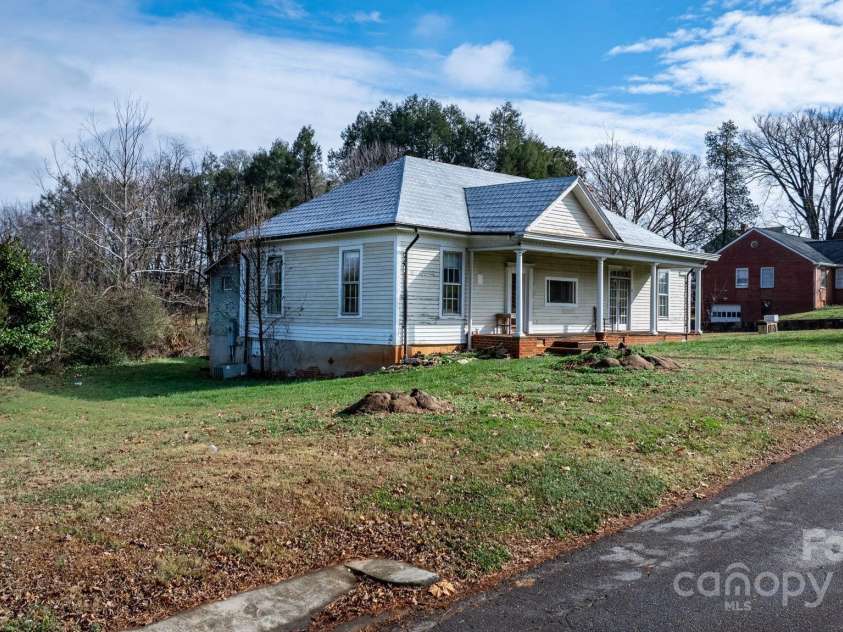 335 Eastview Street, Morganton, NC 28655.  MLS# CAR4329987, YatesRealty ID 1217. 