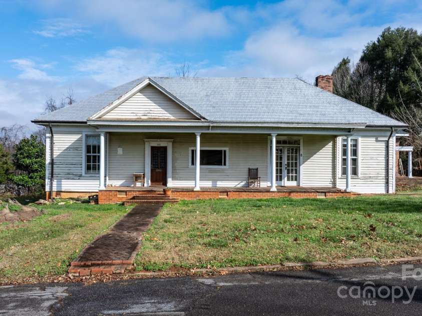 335 Eastview Street, Morganton, NC 28655.  MLS# CAR4329987, YatesRealty ID 1217. 