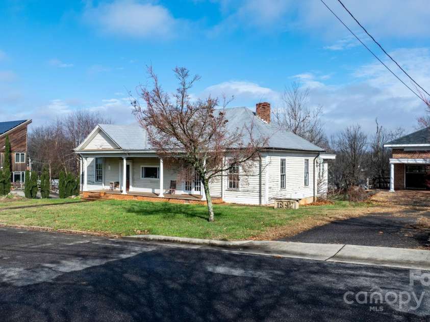 335 Eastview Street, Morganton, NC 28655.  MLS# CAR4329987, YatesRealty ID 1217. 