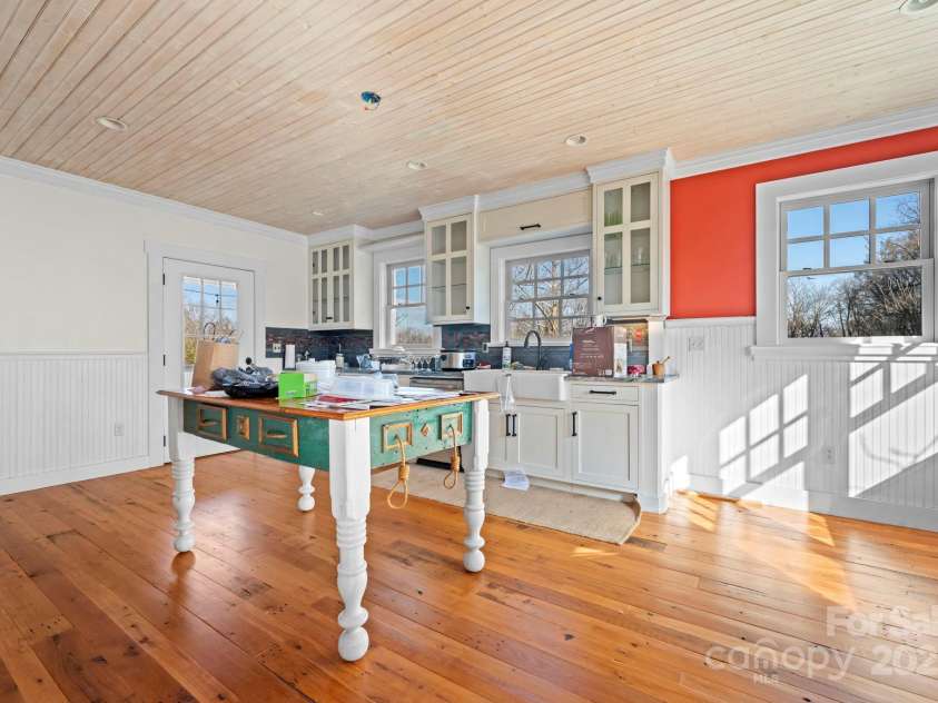 335 Eastview Street, Morganton, NC 28655.  MLS# CAR4329987, YatesRealty ID 1217. 