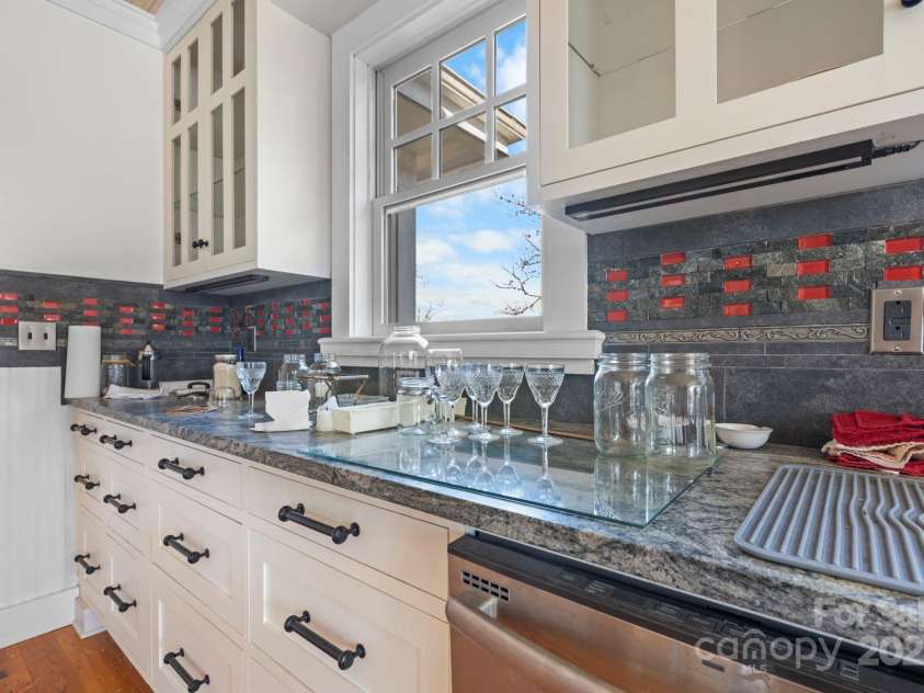 335 Eastview Street, Morganton, NC 28655.  MLS# CAR4329987, YatesRealty ID 1217. 