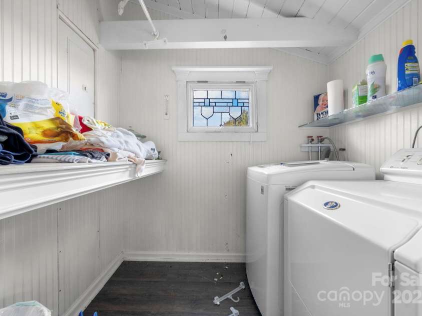 335 Eastview Street, Morganton, NC 28655.  MLS# CAR4329987, YatesRealty ID 1217. 