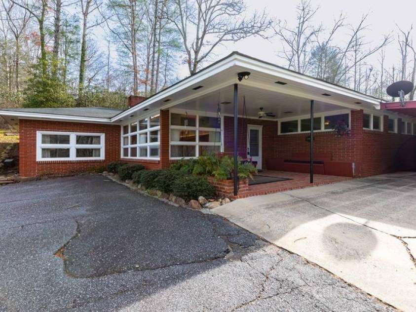 57 Dix Gap Circle, Cullowhee, NC 28723.  MLS# CAR4208371, YatesRealty ID 1217. 