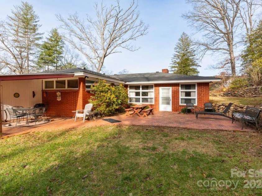 57 Dix Gap Circle, Cullowhee, NC 28723.  MLS# CAR4208371, YatesRealty ID 1217. 