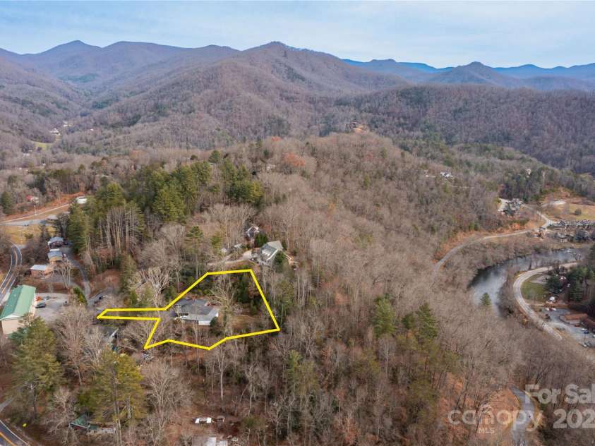 57 Dix Gap Circle, Cullowhee, NC 28723.  MLS# CAR4208371, YatesRealty ID 1217. 