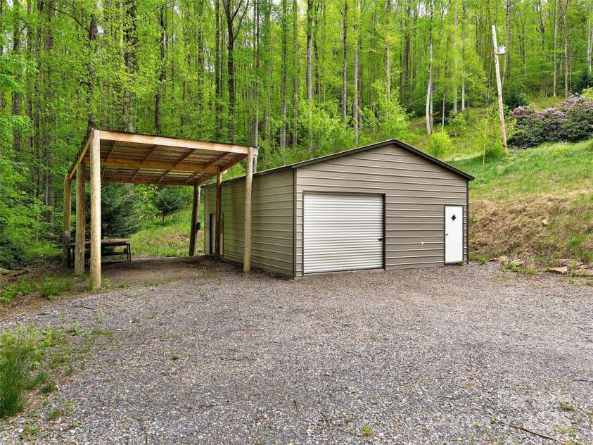 575 Twin Brook Drive, Waynesville, NC 28785.  MLS# CAR4239515, YatesRealty ID 12170. 
