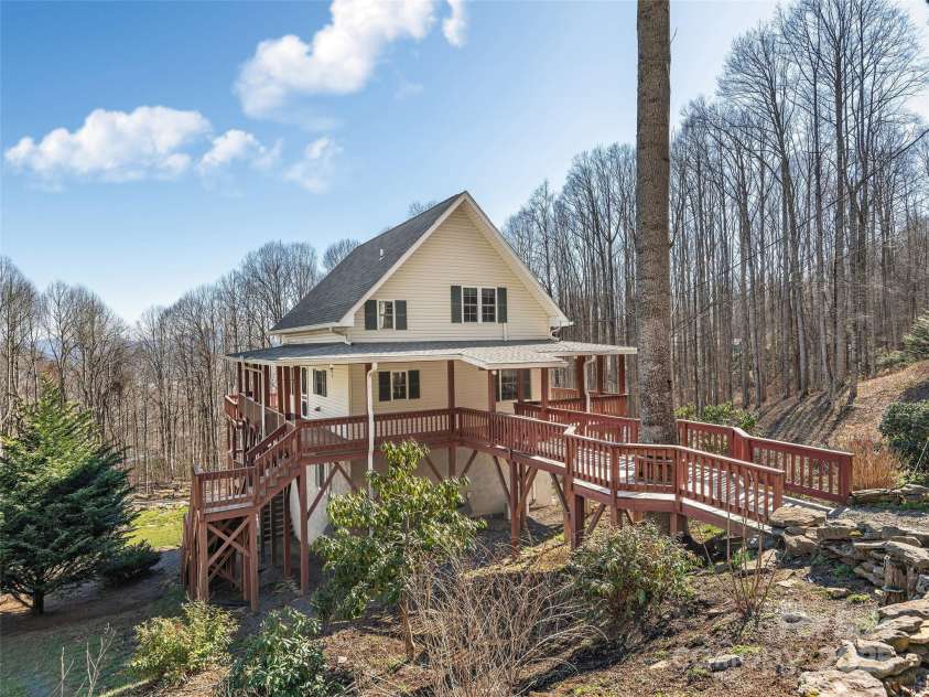 575 Twin Brook Drive, Waynesville, NC 28785.  MLS# CAR4239515, YatesRealty ID 12170. 