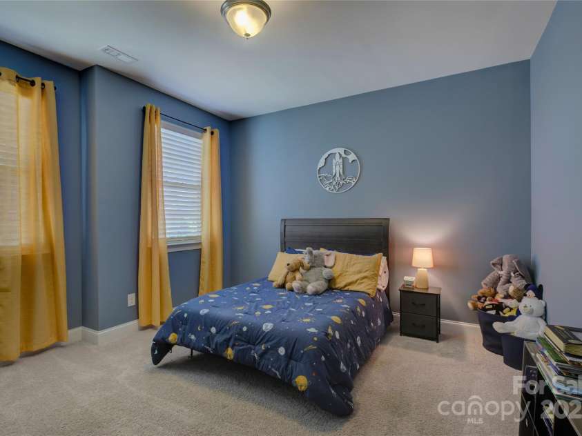 14229 Twin Eagles Lane, Charlotte, NC 28278.  MLS# CAR4235190, YatesRealty ID 12172. 