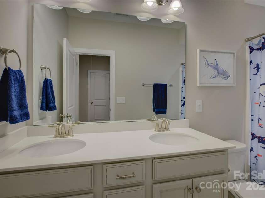 14229 Twin Eagles Lane, Charlotte, NC 28278.  MLS# CAR4235190, YatesRealty ID 12172. 