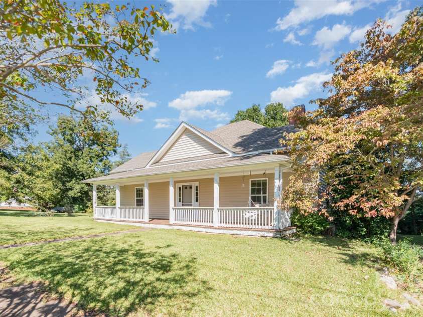 4030 Peachtree Street, Hickory Grove, SC 29717.  MLS# CAR4370278, YatesRealty ID 12172. 