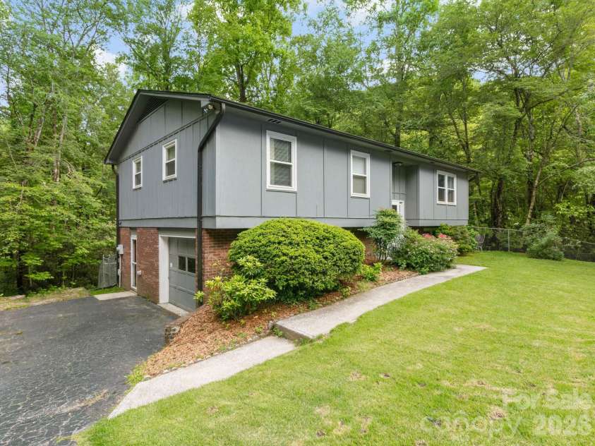 1 Laurel Forest Drive, Horse Shoe, NC 28742.  MLS# CAR4354873, YatesRealty ID 12174. 