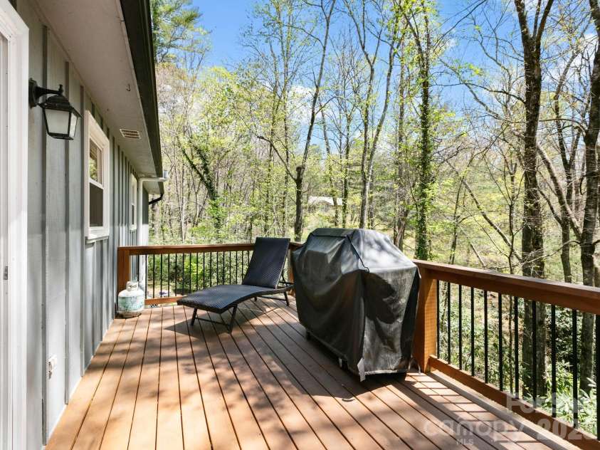 1 Laurel Forest Drive, Horse Shoe, NC 28742.  MLS# CAR4354873, YatesRealty ID 12174. 