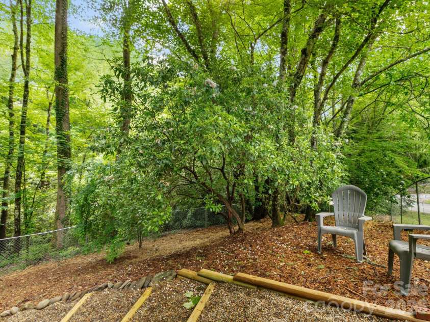 1 Laurel Forest Drive, Horse Shoe, NC 28742.  MLS# CAR4354873, YatesRealty ID 12174. 