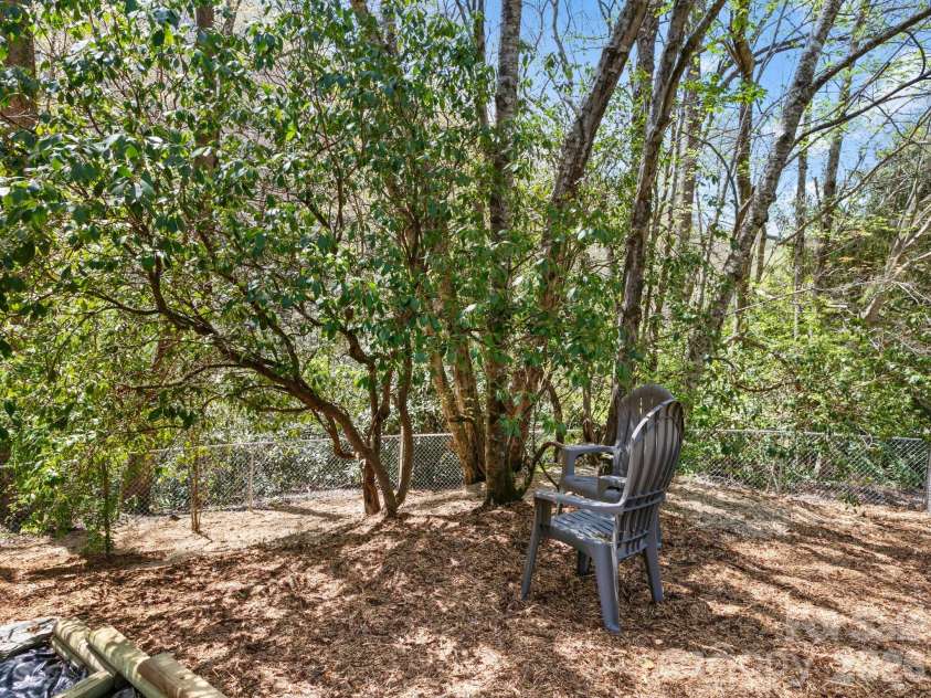 1 Laurel Forest Drive, Horse Shoe, NC 28742.  MLS# CAR4354873, YatesRealty ID 12174. 