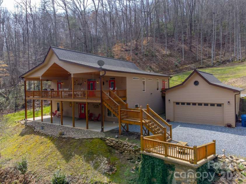 151 High Grove Parkway, Whittier, NC 28789.  MLS# CAR4360821, YatesRealty ID 12178. 