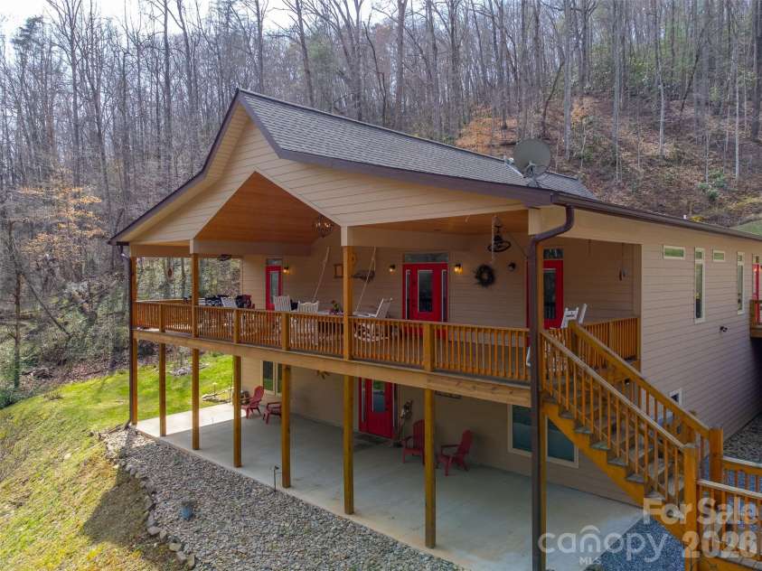 151 High Grove Parkway, Whittier, NC 28789.  MLS# CAR4360821, YatesRealty ID 12178. 