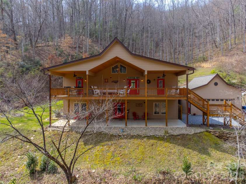 151 High Grove Parkway, Whittier, NC 28789.  MLS# CAR4360821, YatesRealty ID 12178. 