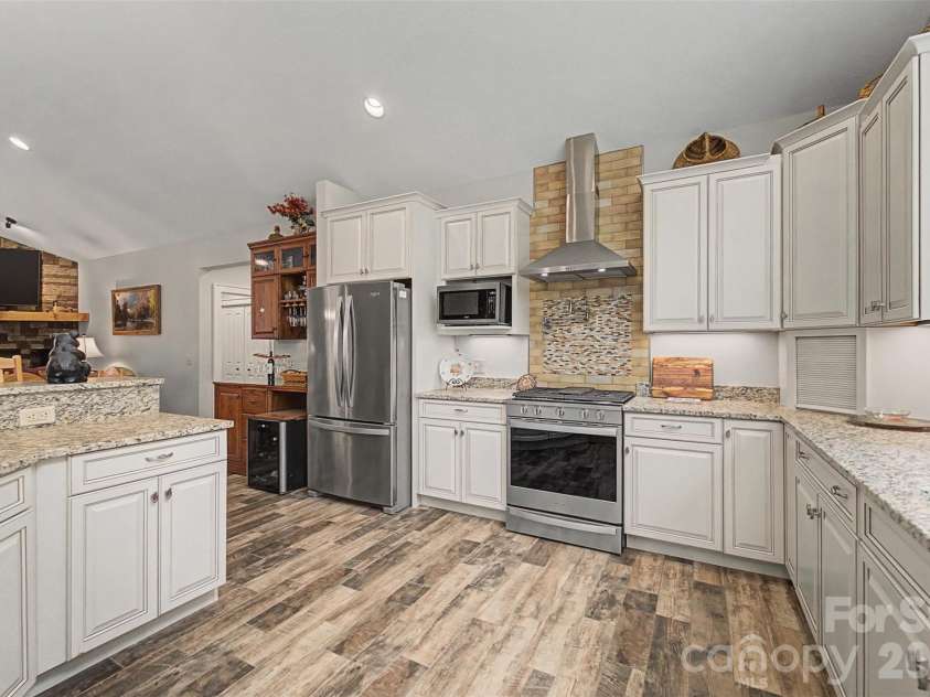 151 High Grove Parkway, Whittier, NC 28789.  MLS# CAR4360821, YatesRealty ID 12178. 