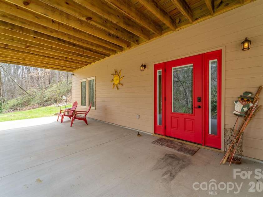 151 High Grove Parkway, Whittier, NC 28789.  MLS# CAR4360821, YatesRealty ID 12178. 