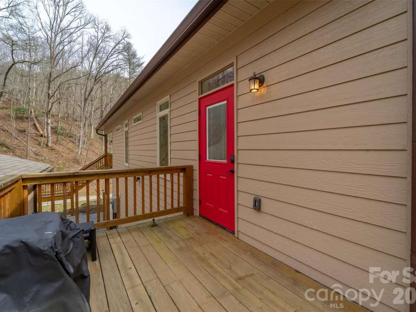 151 High Grove Parkway, Whittier, NC 28789.  MLS# CAR4360821, YatesRealty ID 12178. 