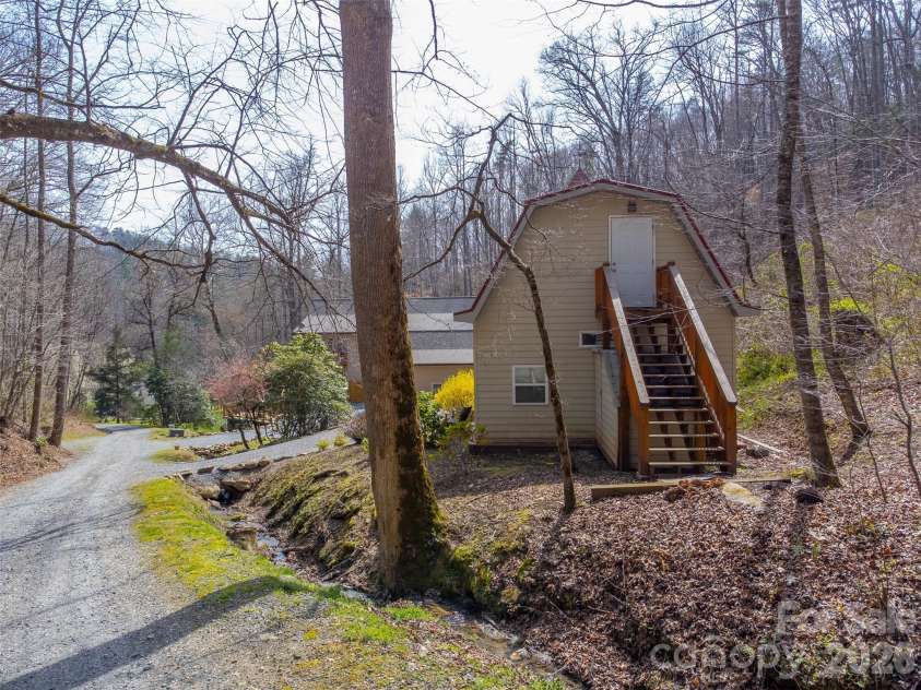 151 High Grove Parkway, Whittier, NC 28789.  MLS# CAR4360821, YatesRealty ID 12178. 