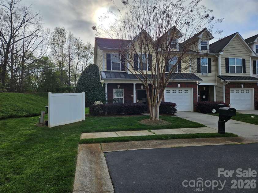 2026 Talbot Lane, Hickory, NC 28602.  MLS# CAR4337462, YatesRealty ID 12179. 